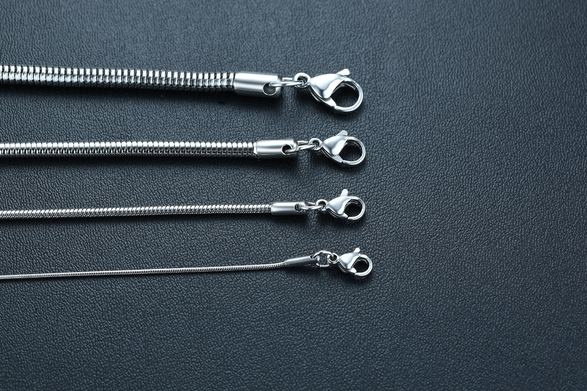 Řetízek z chirurgické oceli Hádek 2mm