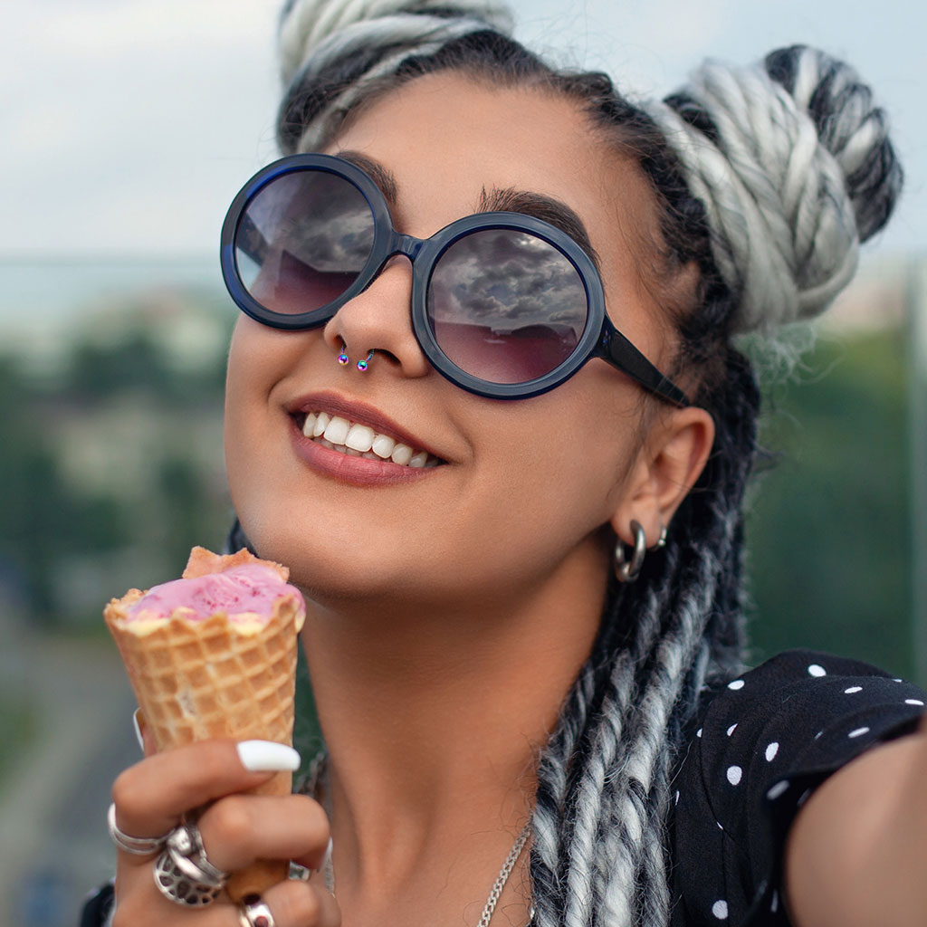 Ocelová podkova s kuličkami