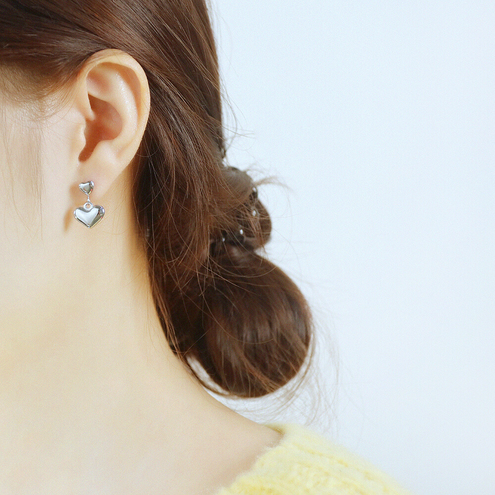 Ocelové náušnice z lásky