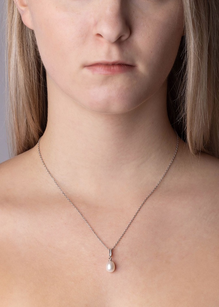 Stříbrný náhrdelník Cassidy s přírodní bílou perlou 9 mm a Brilliance Zirconia