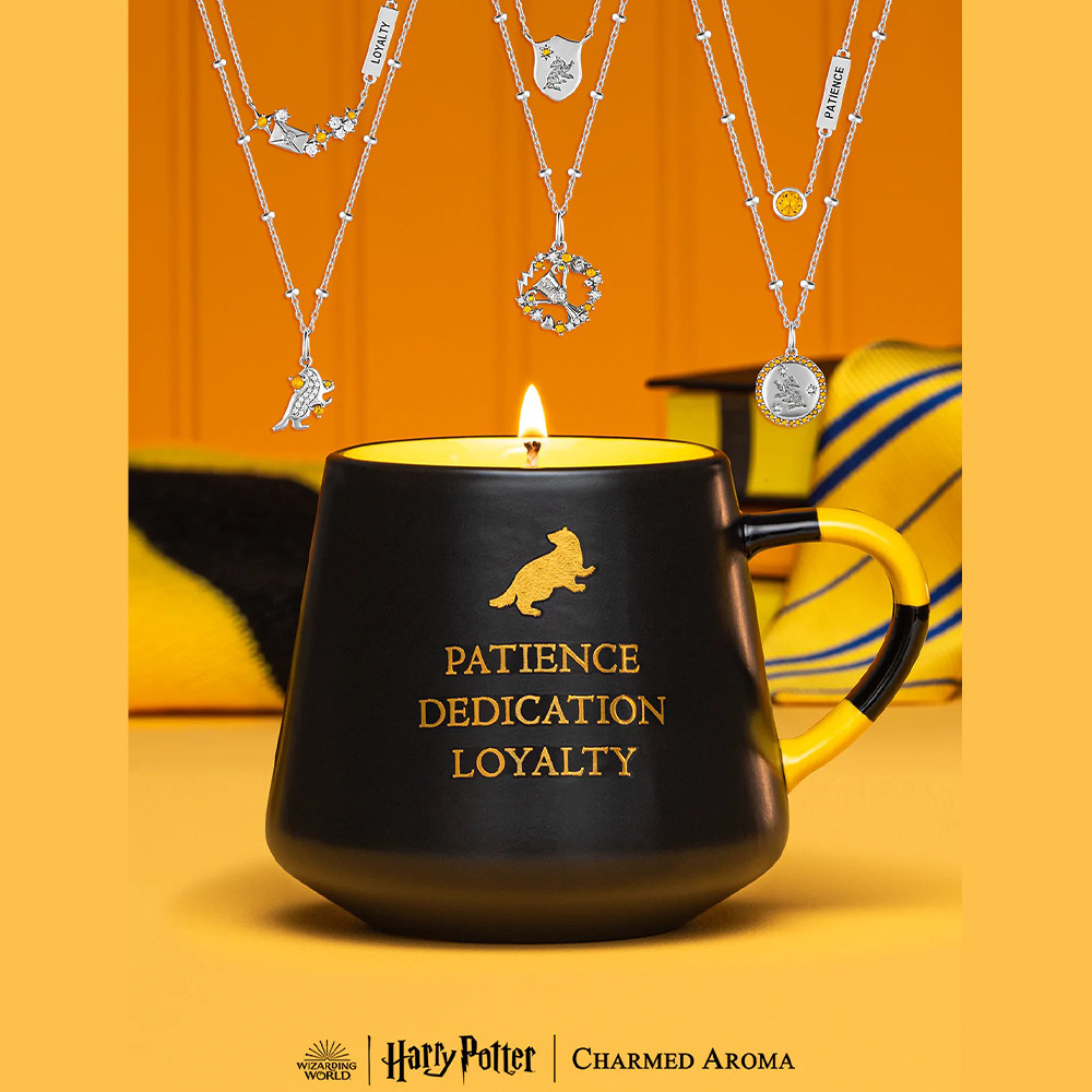 Vonná svíčka s náhrdelníkem Harry Potter koleje Mrzimor