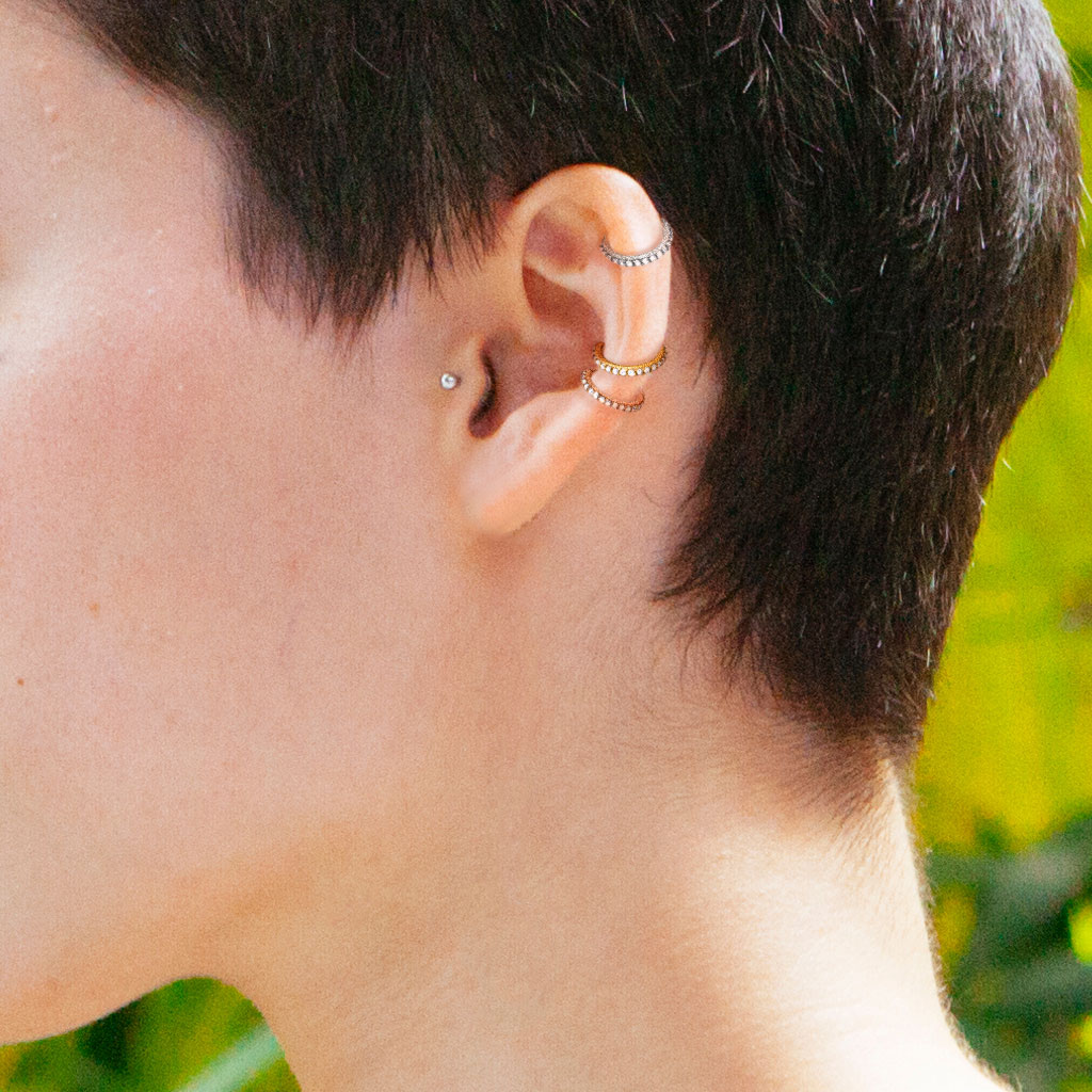 Piercing kruh segment s kamenem
