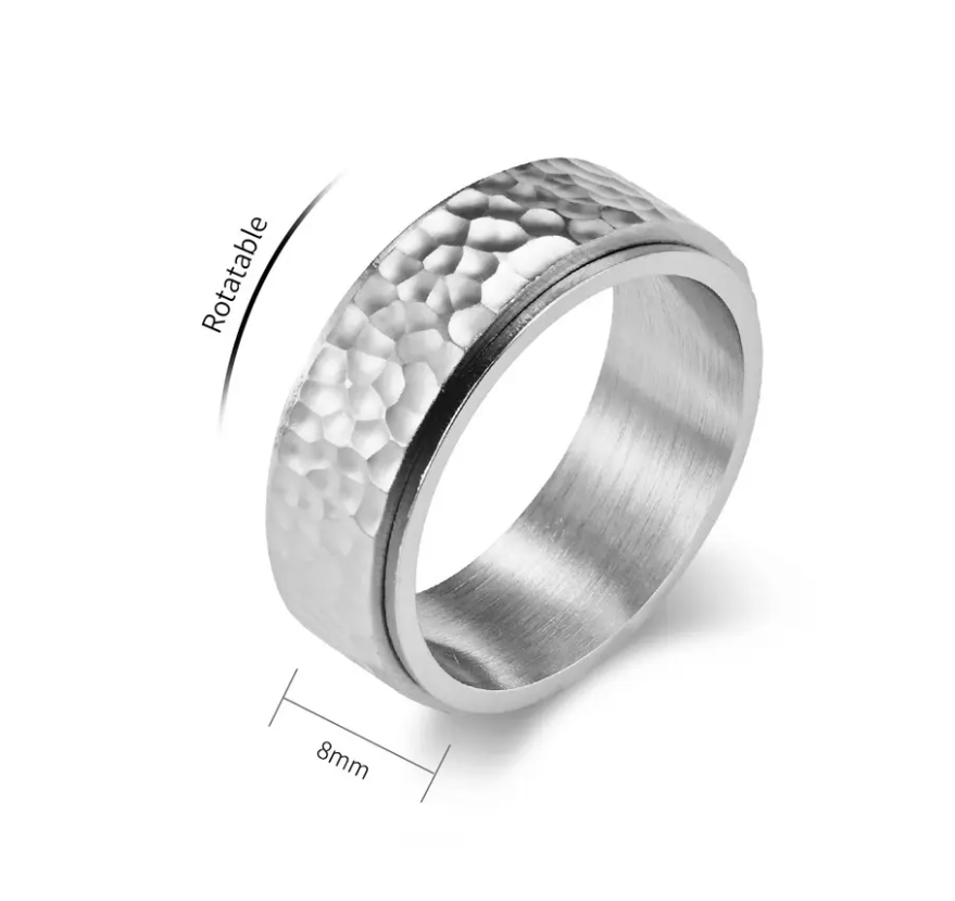 Točící prsten se vzorem kladiva