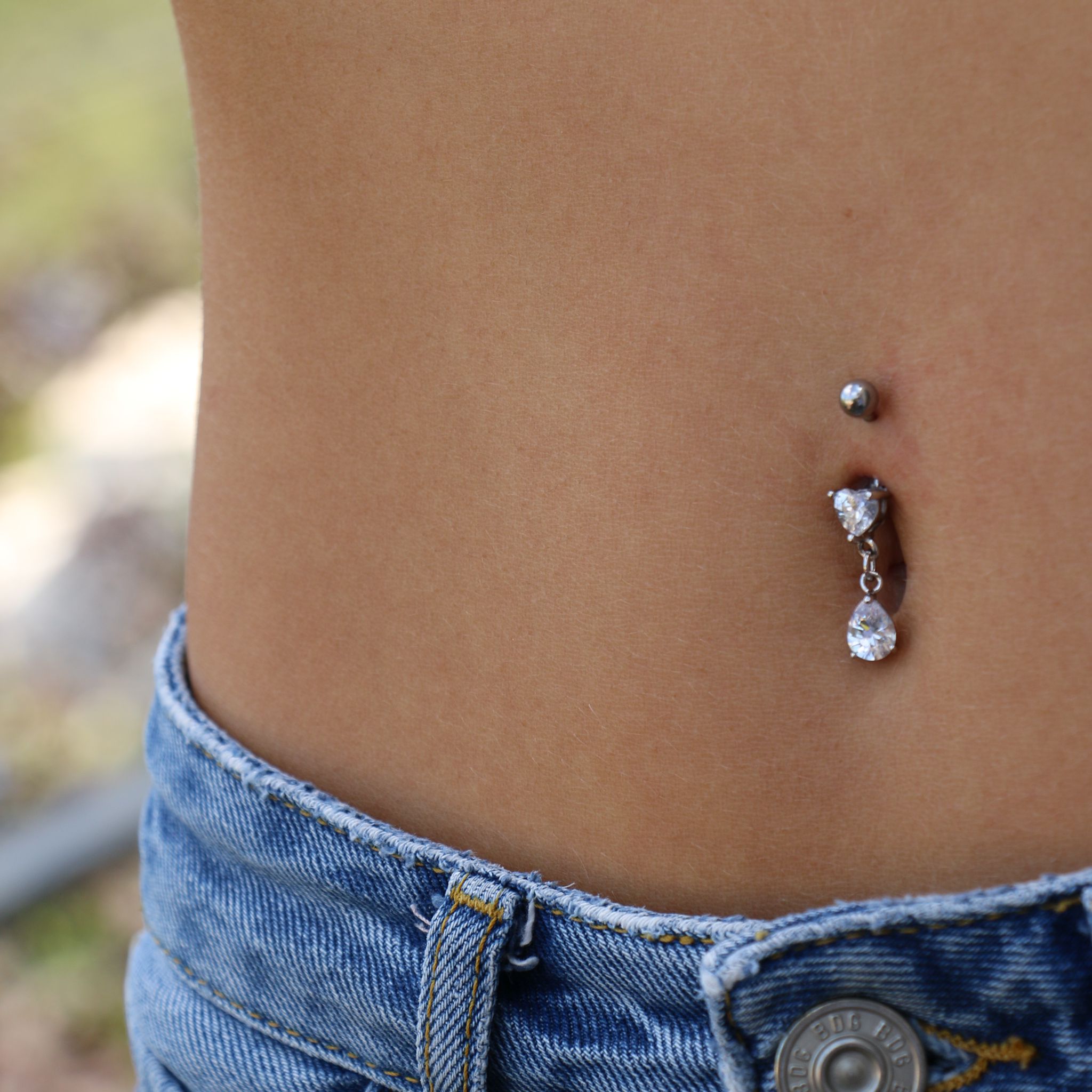 Piercing do pupíku Srdce s kapkou