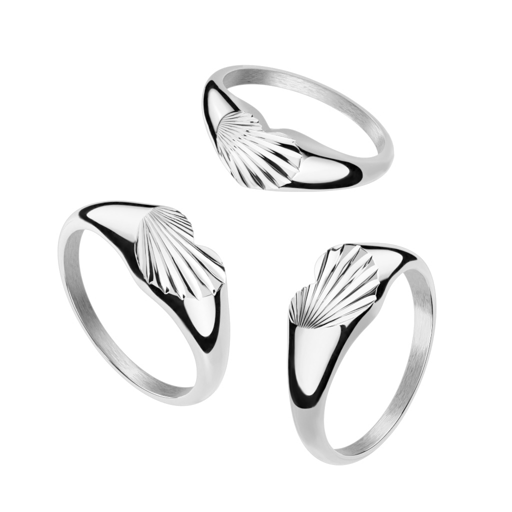 Dámský ocelový prsten se srdíčkem