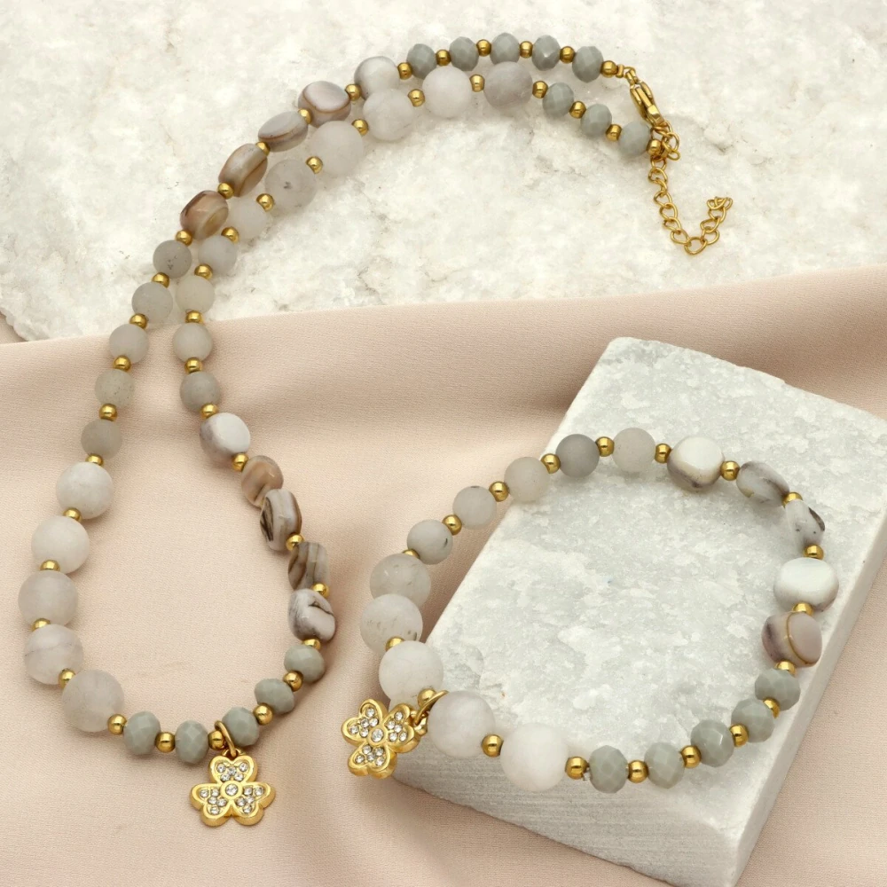 Náhrdelník s acháty a mušlemi