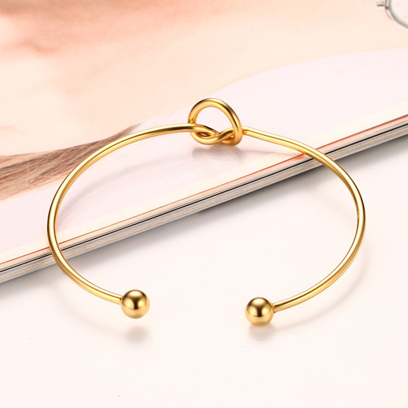 Pevný náramek z chirurgické oceli