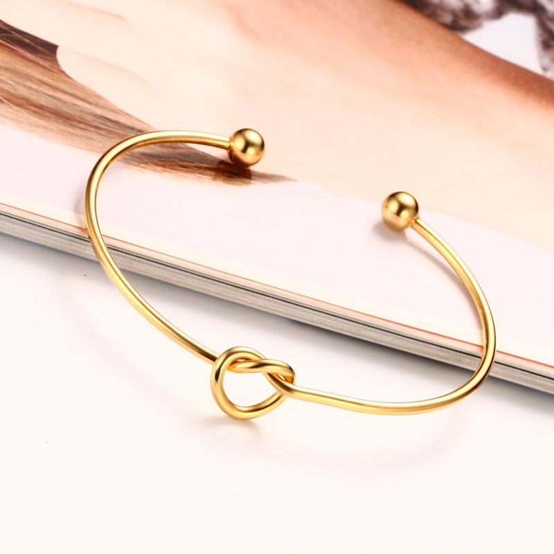 Pevný náramek z chirurgické oceli