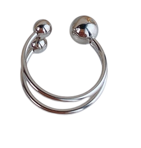 Otevřený ocelový prsten s kuličkami